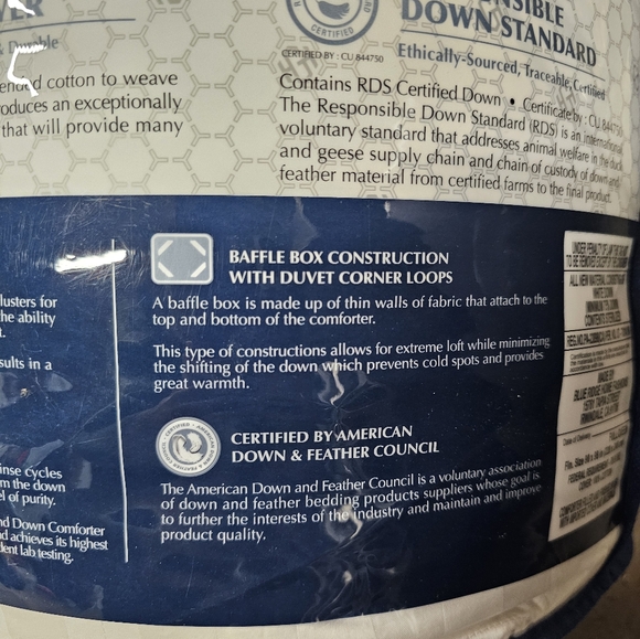 Hotel Grand White Down Comforter, new - Picture 5 of 9